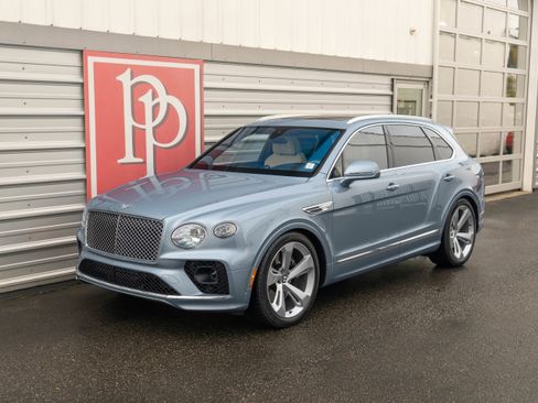 Used 2023 Bentley Bentayga image 44