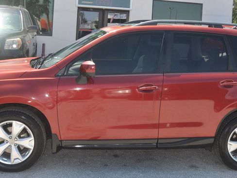 Used 2014 Subaru Forester 2.5i Premium w/ Popular Package #2 AWD/4WD image 4