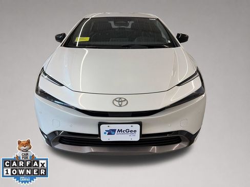 Used 2024 Toyota Prius XLE AWD/4WD image 9