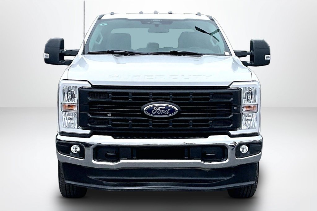 Used 2024 Ford F250 XL w/ FX4 Off-Road Package AWD/4WD image 2