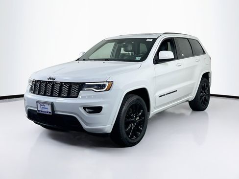Used 2022 Jeep Grand Cherokee Laredo X image 1