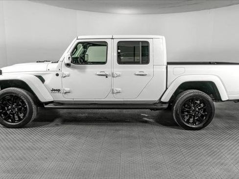 Used 2023 Jeep Gladiator Overland image 3