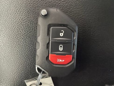 Used 2024 Jeep Wrangler Unlimited AWD/4WD image 18