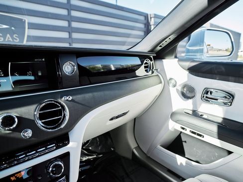 Used 2023 Rolls-Royce Ghost Base w/ Ghost Package image 83