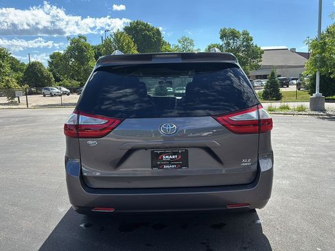 Used 2015 Toyota Sienna XLE AWD/4WD image 12