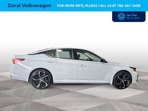Used 2023 Nissan Altima 2.5 SR image 9