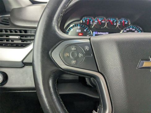 Used 2017 Chevrolet Suburban LT image 14