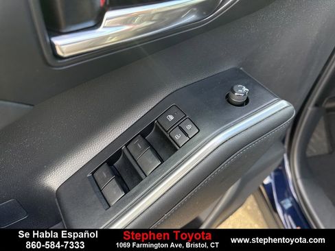 Certified 2023 Toyota Highlander XLE image 16