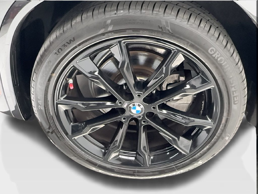 Used 2025 BMW X4 xDrive30i w/ M Sport Package AWD/4WD image 15