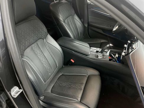 Used 2023 BMW 530e xDrive w/ Luxury Seating Package AWD/4WD image 32