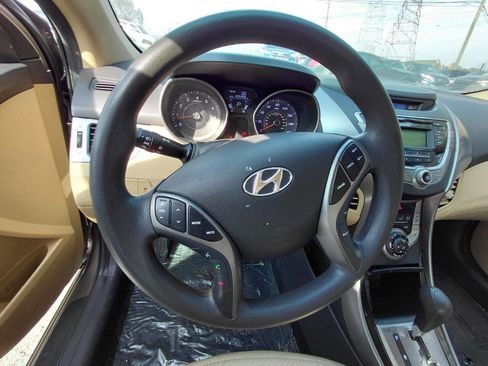 Used 2013 Hyundai Elantra GLS w/ Preferred Pkg image 14