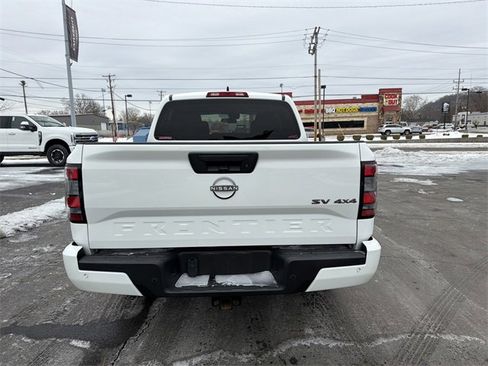 Used 2022 Nissan Frontier SV w/ Technology Package image 4