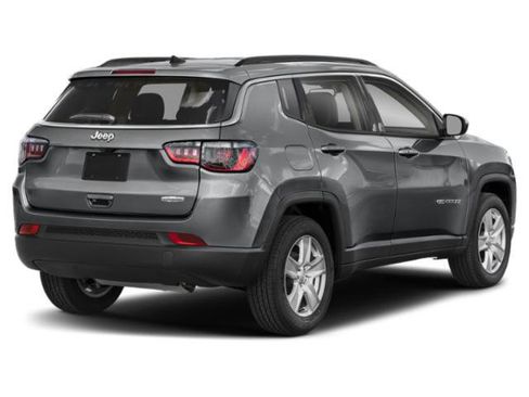 Used 2022 Jeep Compass Latitude AWD/4WD image 2