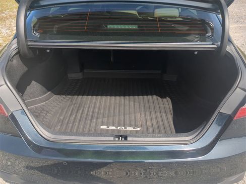 Used 2018 Toyota Camry XLE image 9