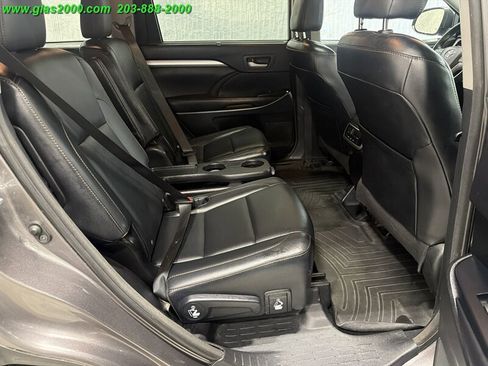 Used 2016 Toyota Highlander XLE AWD/4WD image 10