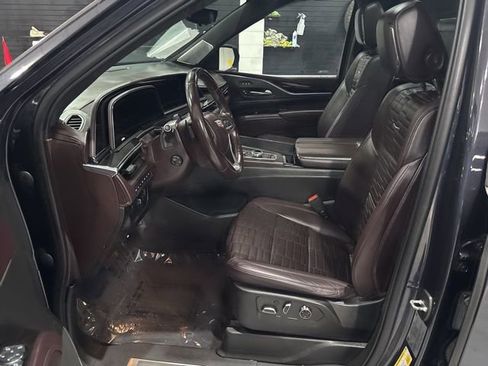 Used 2022 Cadillac Escalade ESV Premium Luxury Platinum image 10