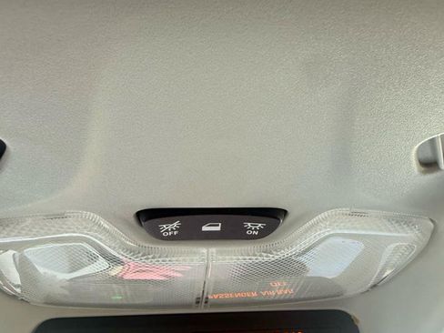 Used 2025 Chevrolet TrailBlazer LT w/ Convenience Package FWD image 26