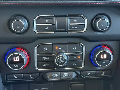 Used 2022 Chevrolet Tahoe RST w/ Sport Performance Package AWD/4WD image 24