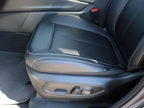 New 2026 Jeep Grand Cherokee L Limited w/ Limited Altitude Package AWD/4WD image 13