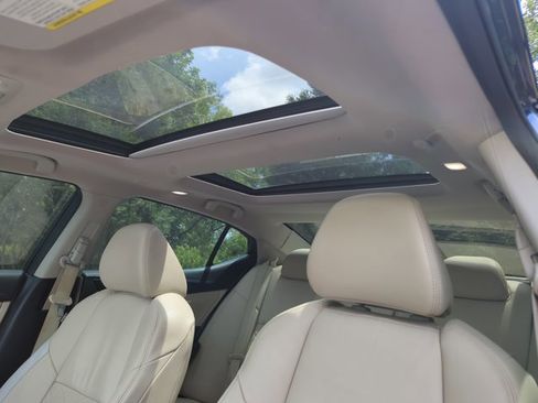 Used 2017 Nissan Maxima Platinum FWD image 21