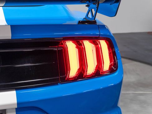 Used 2022 Ford Mustang Shelby GT500 w/ Carbon Fiber Track Pack RWD image 60