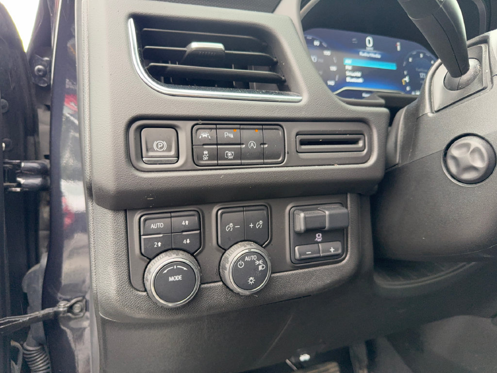 Used 2023 Chevrolet Suburban RST w/ Luxury Package AWD/4WD image 13