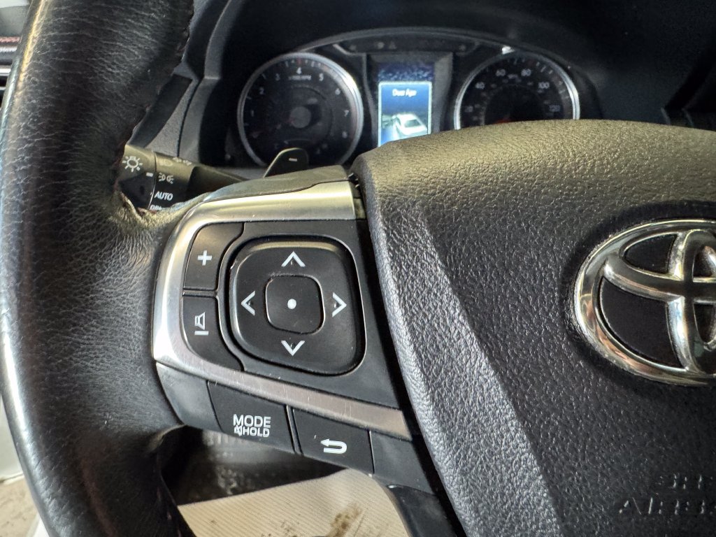 Used 2017 Toyota Camry SE FWD image 11