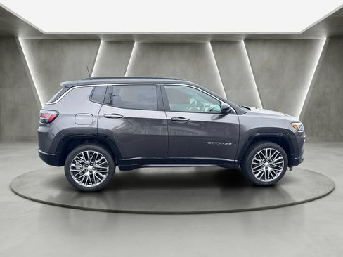 Used 2024 Jeep Compass Limited w/ Elite Group AWD/4WD image 8