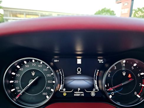 Used 2022 Maserati Ghibli Modena image 47