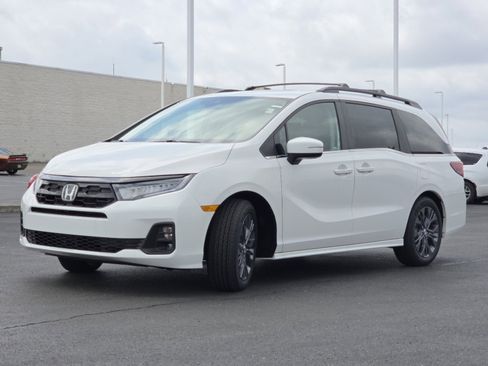 New 2026 Honda Odyssey Touring image 15