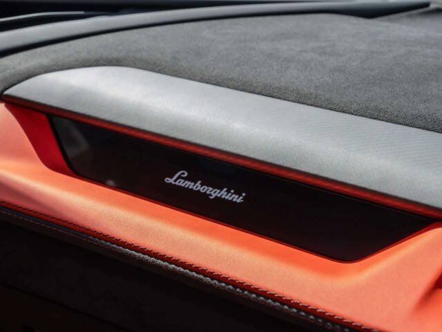 Used 2025 Lamborghini Revuelto AWD/4WD image 27