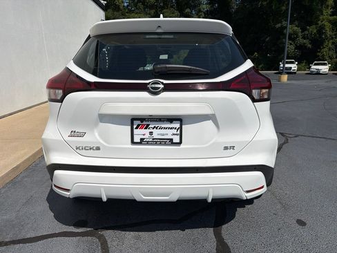 Used 2022 Nissan Kicks SR FWD image 12