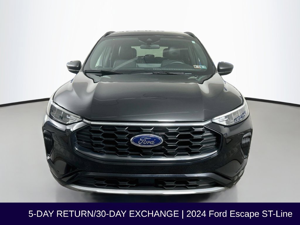 Used 2024 Ford Escape ST-Line w/ Tech Pack #1 FWD image 3