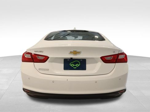 Used 2025 Chevrolet Malibu LT FWD image 3