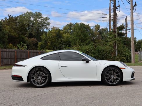 Used 2024 Porsche 911 Carrera T image 9