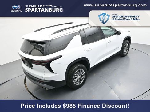 Used 2024 Chevrolet Traverse LT image 23