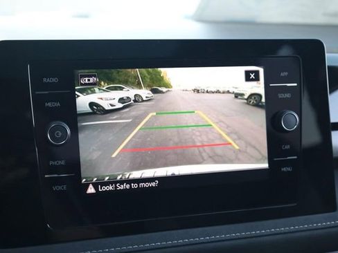 New 2025 Volkswagen Taos SE image 14