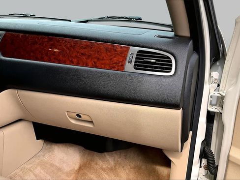 Used 2008 Chevrolet Avalanche LTZ w/ LTZ Preferred Equipment Group RWD image 19