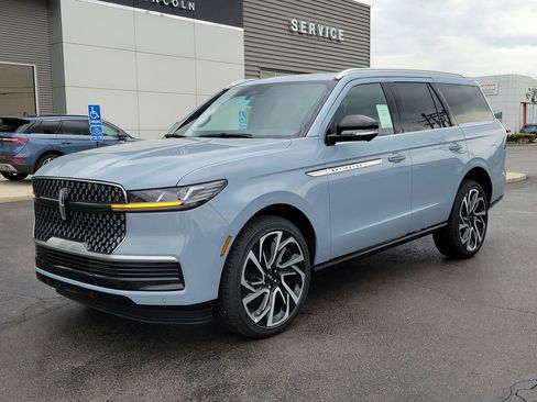 New 2026 Lincoln Navigator Reserve image 8