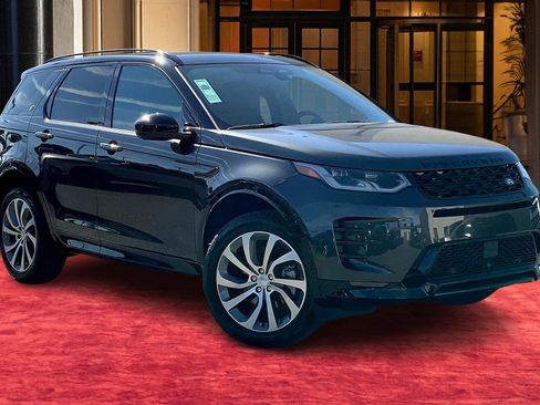 New 2025 Land Rover Discovery Sport Dynamic SE image 3