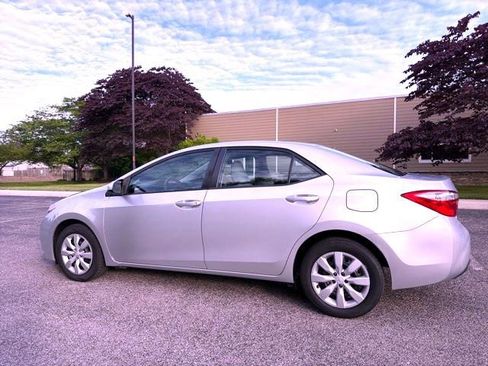 Used 2015 Toyota Corolla LE FWD image 13