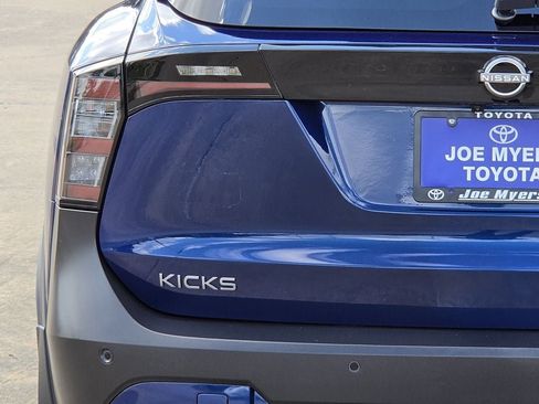 Used 2025 Nissan Kicks SV FWD image 10