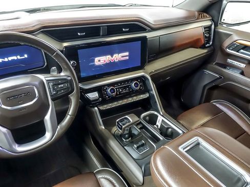 Certified 2022 GMC Sierra 1500 Denali w/ Denali Reserve Package AWD/4WD image 18