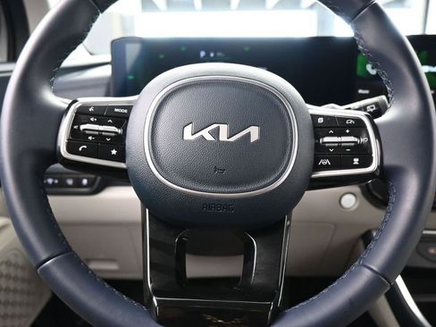 Used 2026 Kia Carnival EX FWD image 30