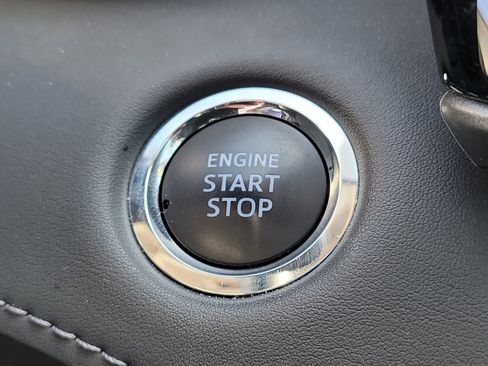 Certified 2022 Toyota Highlander XLE image 32