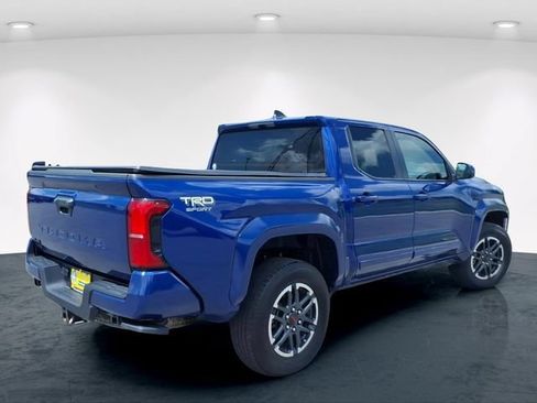 Used 2024 Toyota Tacoma TRD Sport AWD/4WD image 8