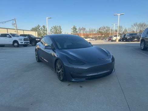 Used 2023 Tesla Model 3 Performance image 3
