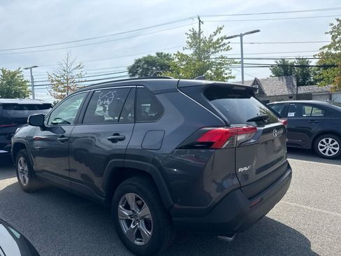 Used 2025 Toyota RAV4 XLE AWD/4WD image 9