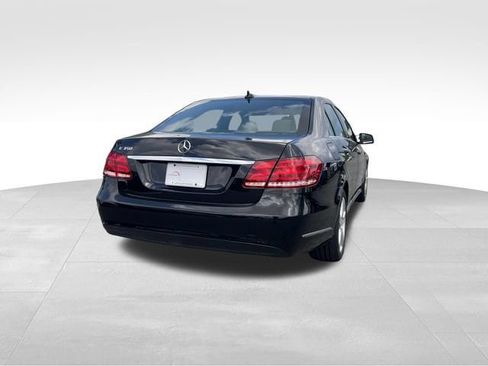 Used 2016 Mercedes-Benz E 350 Sedan w/ Keyless Go Package image 5