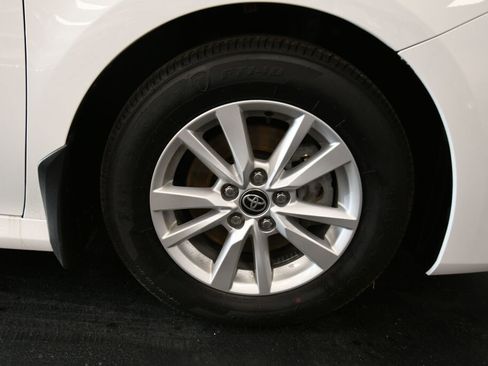 Used 2025 Toyota Camry LE image 28